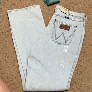 Wrangler Classic Light Denim Jeans